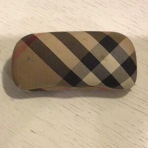 Burberry Sunglass case